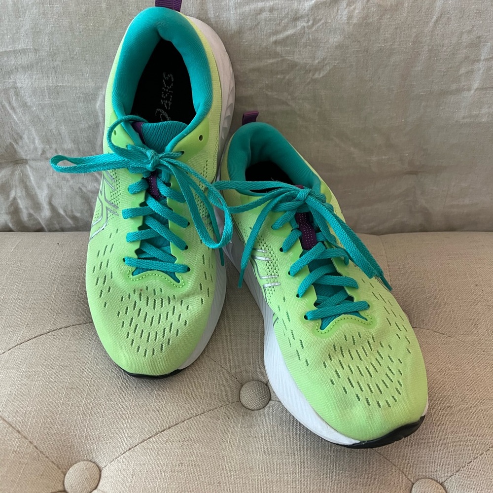 ASICS Women's Green Running Shoes